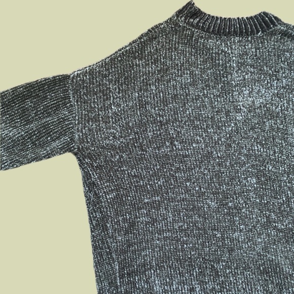 Ribbed Detail Velvet Texture Green Sweater - Picture 4 of 5